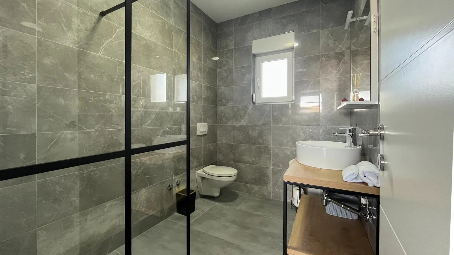 Casa de Férias Family Friendly House With A Swimming Pool Zadar - 22140 Vila Murvica